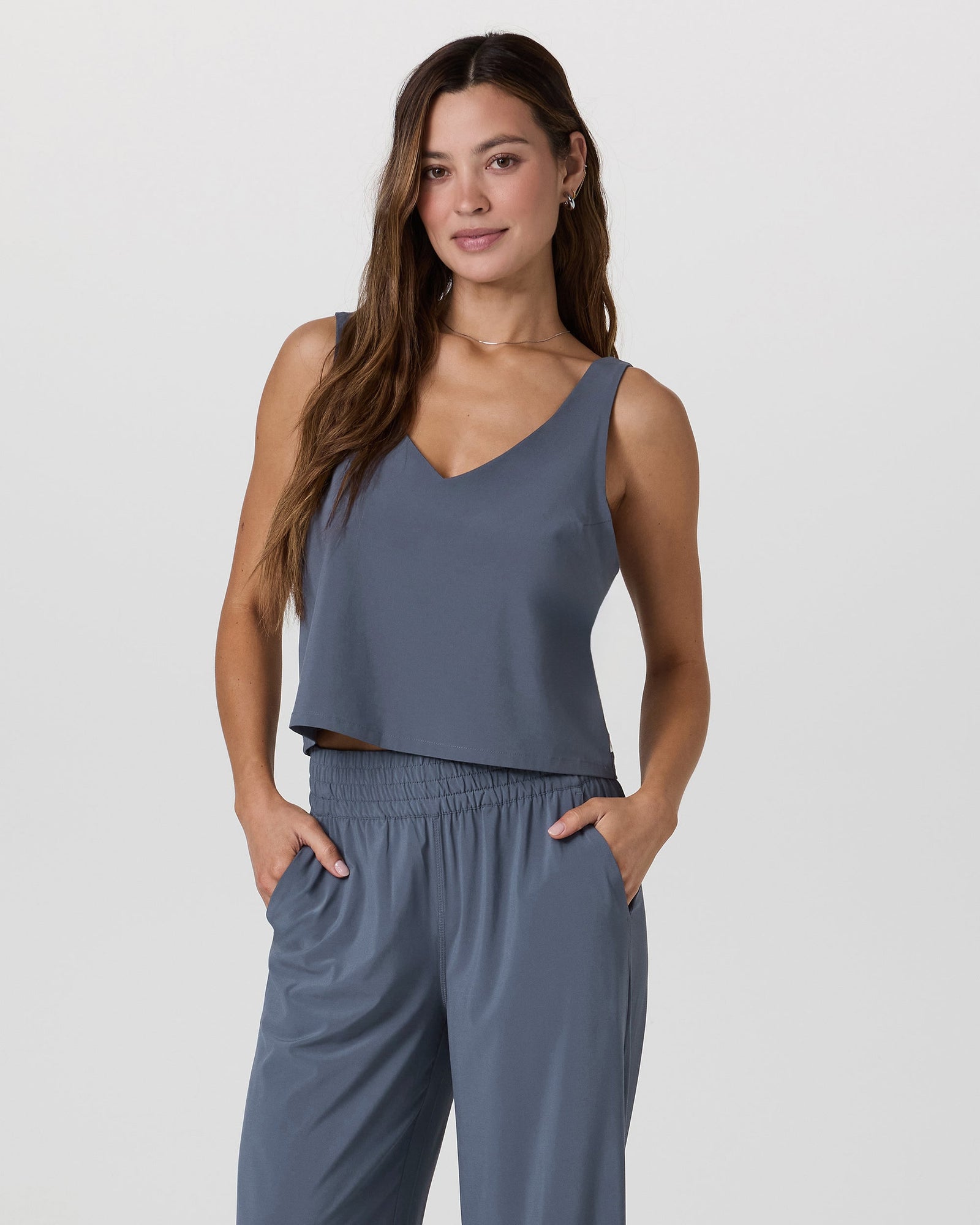 Flow motion tank